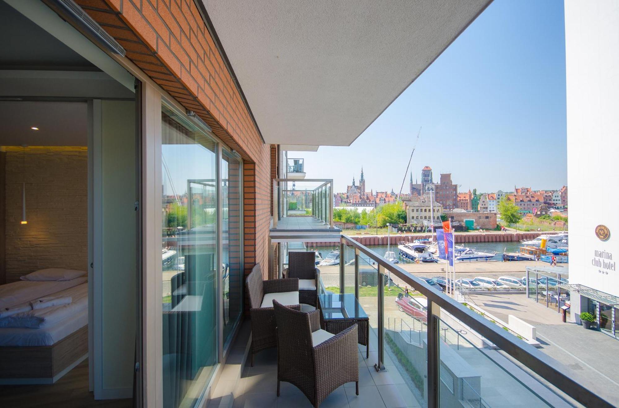 Apartment Economy Dom & House By The River In With Pool, Sauna And Gym Gdansk
