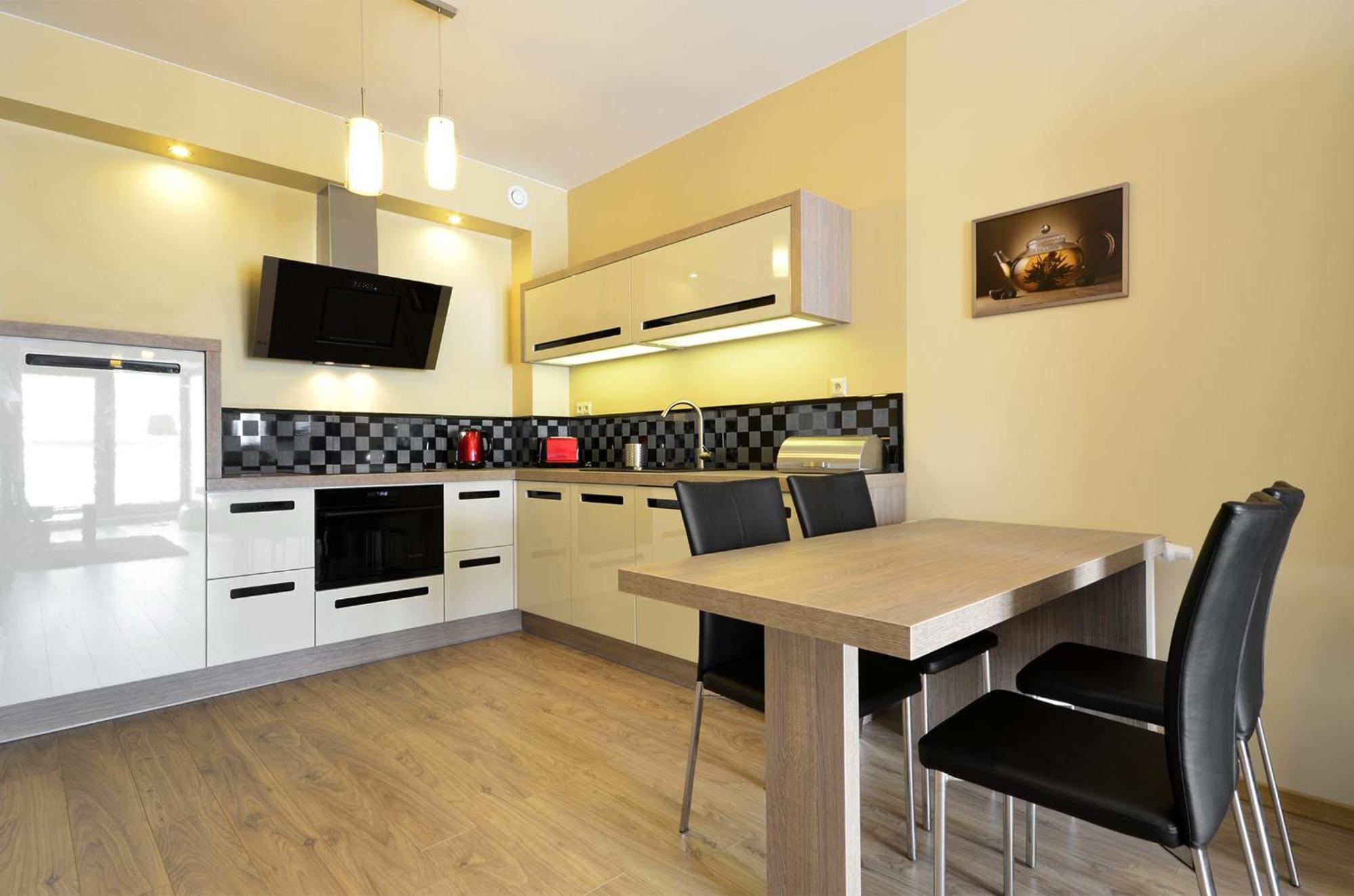 Economy Dom & House By The River In With Pool, Sauna And Gym Apartment