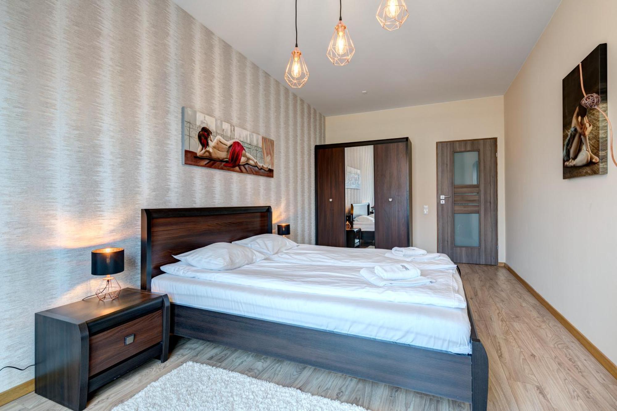 Apartment Economy Dom & House By The River In With Pool, Sauna And Gym *