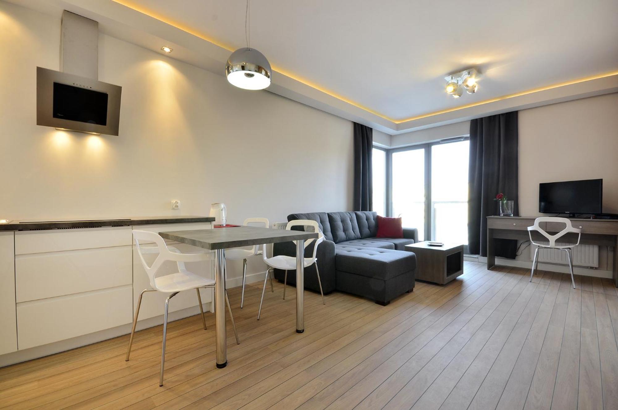 Economy Dom & House By The River In With Pool, Sauna And Gym Apartment *