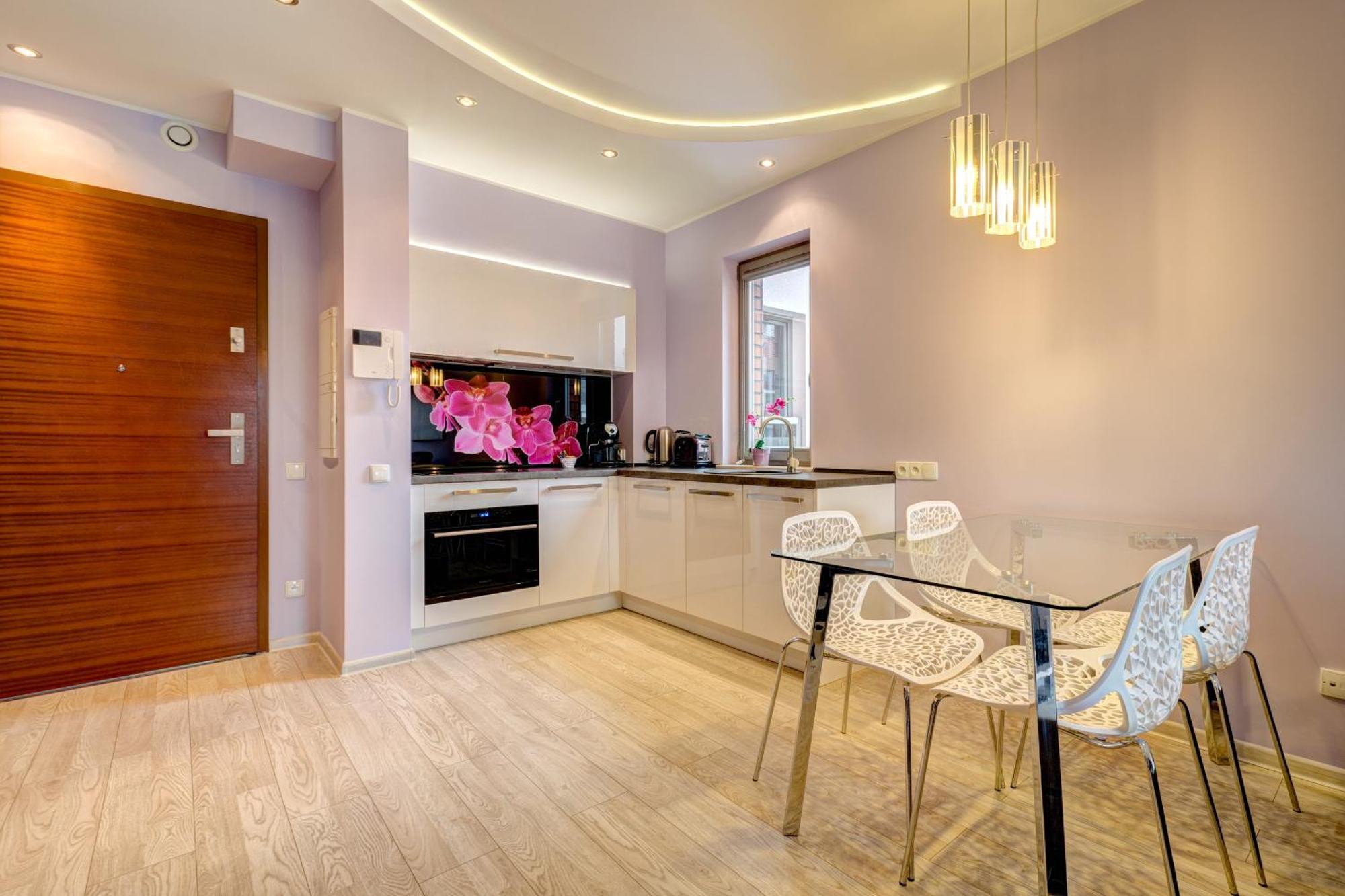 Economy Dom & House By The River In With Pool, Sauna And Gym *